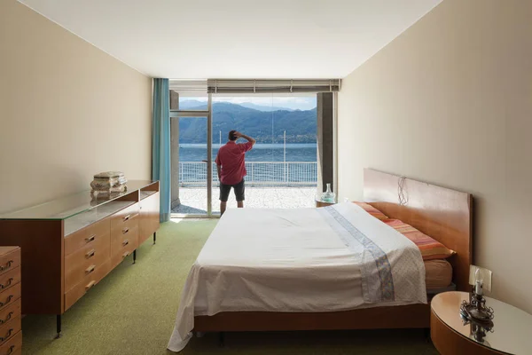 Old bedroom of an apartment — Stock Photo, Image