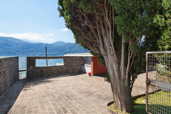 Дорога к старому дому
