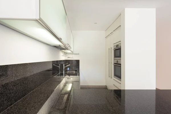 Interieur, huiselijke keuken — Stockfoto