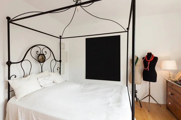 İç, güzel yatak odası — Stok fotoğraf