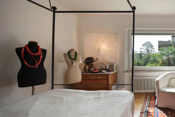 インテリアは、快適なベッドルーム — ストック写真