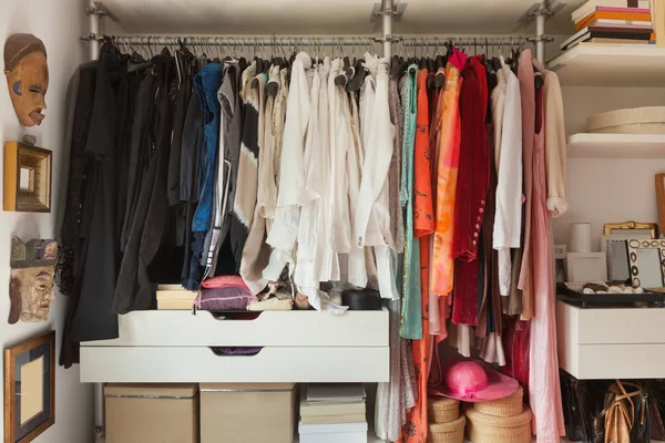 Interiör, garderob med ett sovrum — Stockfoto