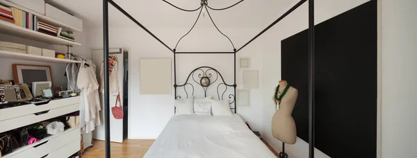 Wnętrze, piękne sypialnia — Zdjęcie stockowe
