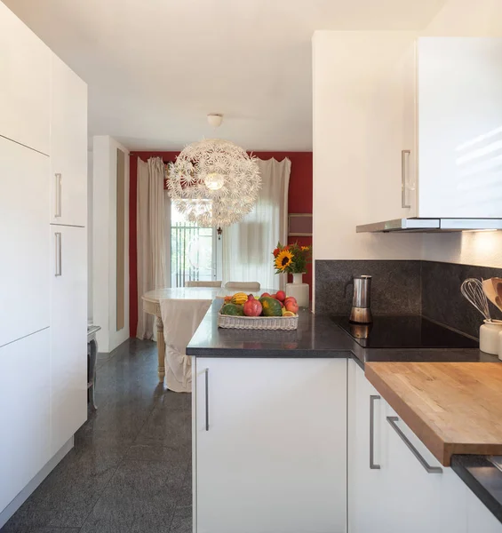 Nice domestic kitchen — Stock Photo, Image