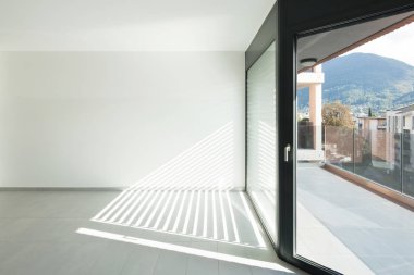 İç, windows ile geniş oda