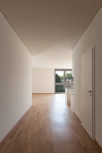 Corridor in empty apartment — Stock Photo, Image