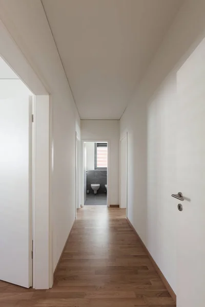 Interiör, korridor, modernt hus — Stockfoto