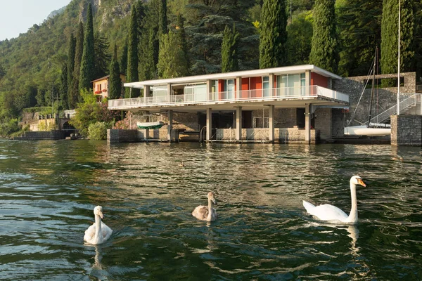 Göl evi, açık havada — Stok fotoğraf