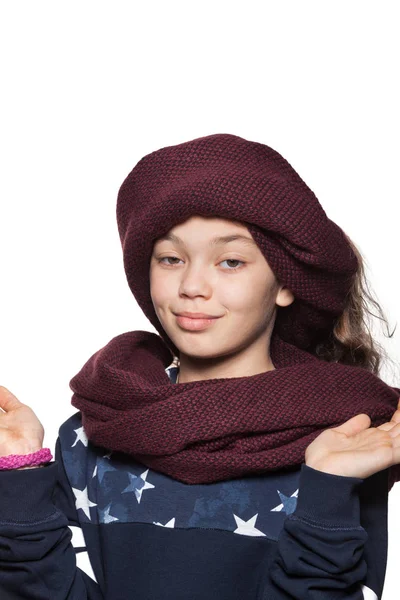 Dívka s červeným turbanem, portrét — Stock fotografie