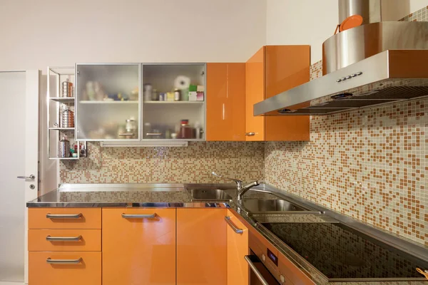 Interno di una casa, cucina domestica — Foto Stock