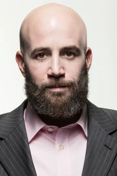 Egy szakállas férfi portré — Stock Fotó