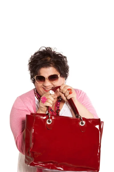 Porträt einer fröhlichen Frau mit ihrer Tasche — Stockfoto