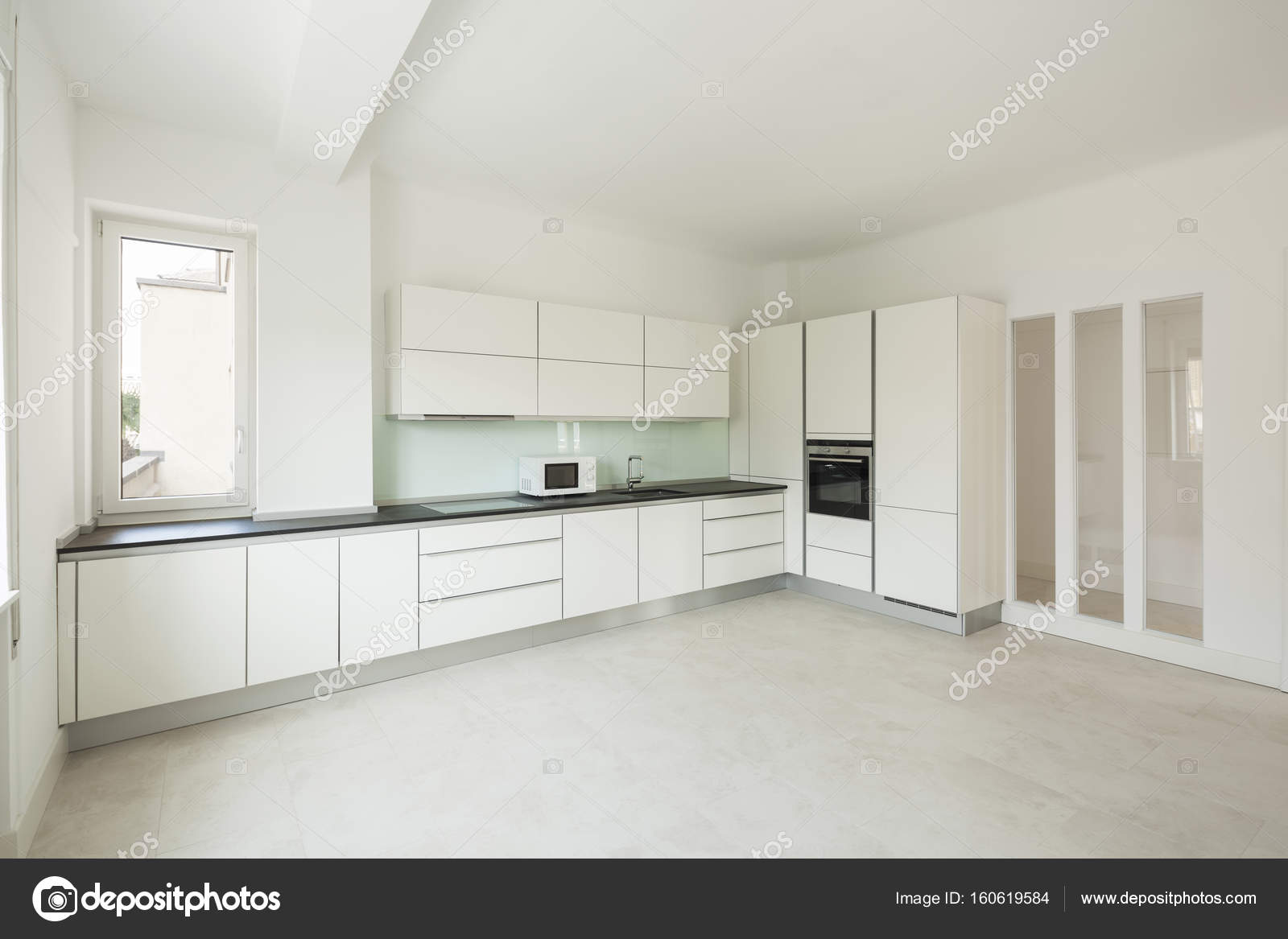 weisse moderne kuche, weiße moderne küche im appartement — stockfoto © zveiger #160619584, Design ideen