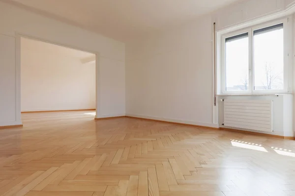 Habitación vacía con parquet maravilloso — Foto de Stock