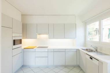 Boş mutfak, güzel ama, değil çok modern renktedir ile