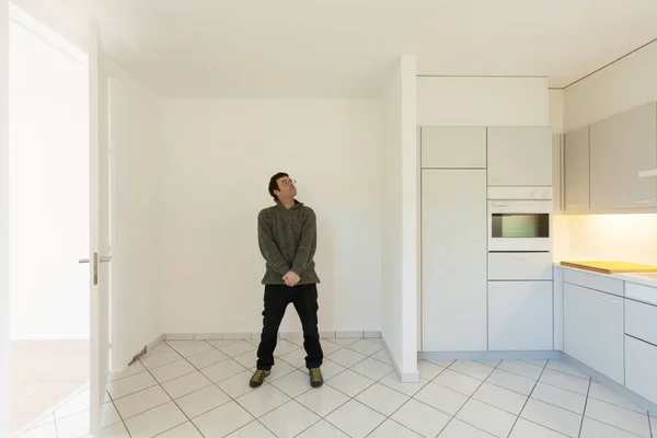 Szalony człowiek w kuchni — Zdjęcie stockowe