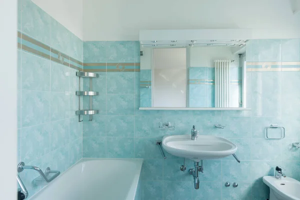 Vintage banheiro azul — Fotografia de Stock