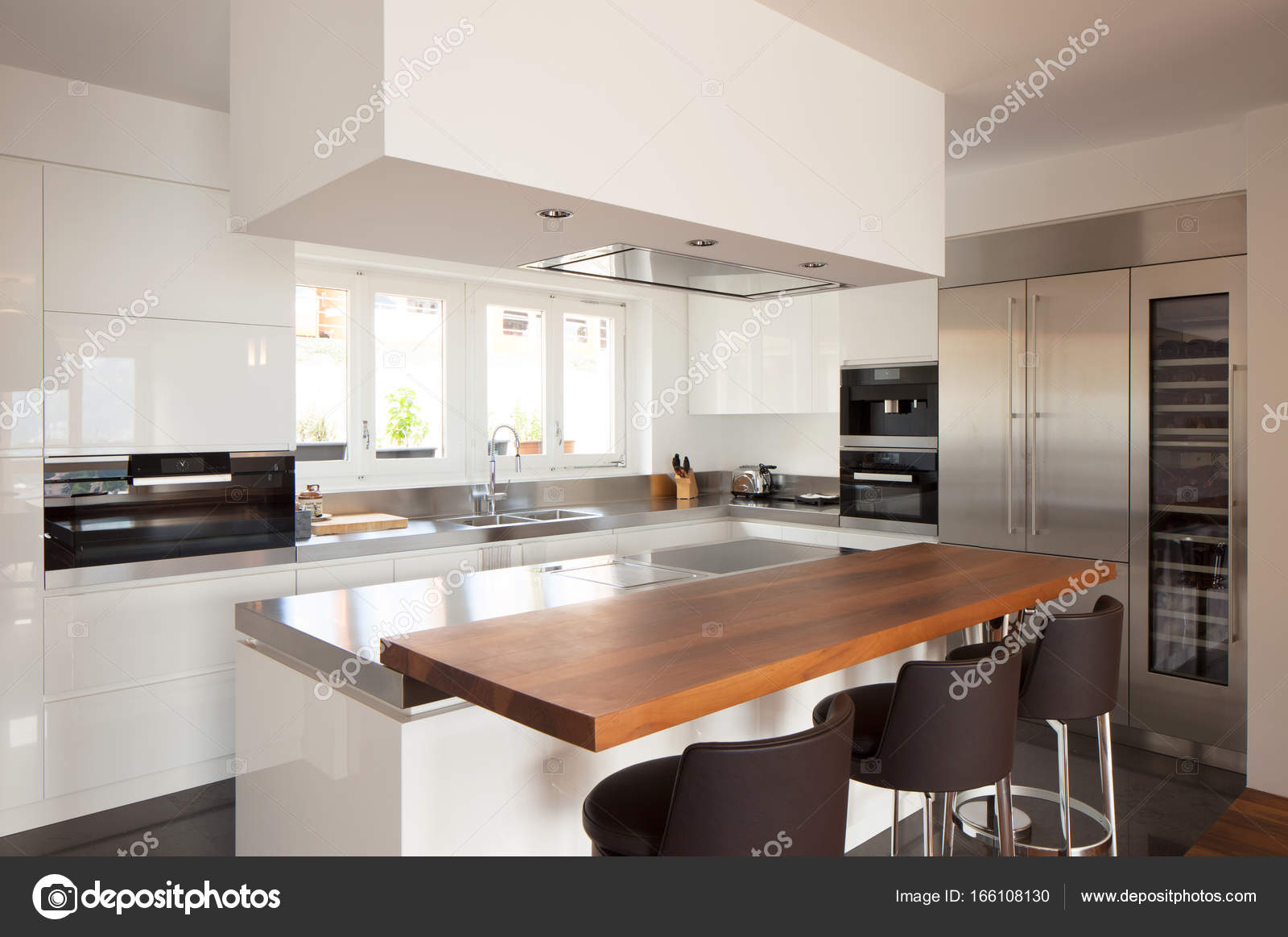 高級マンションのキッチン ストック写真 C Zveiger 高級マンションのキッチン ストック写真 C Zveiger