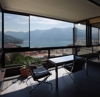 Lugano gölü etrafında bizimkiler yaşar Teras