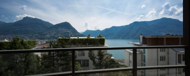 Balkon gölden görünümünü