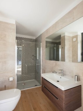 Modern banyo, içeride kimse yok