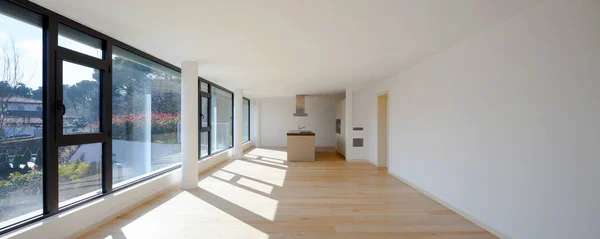 Interior de una casa moderna, solo una habitación vacía — Foto de Stock
