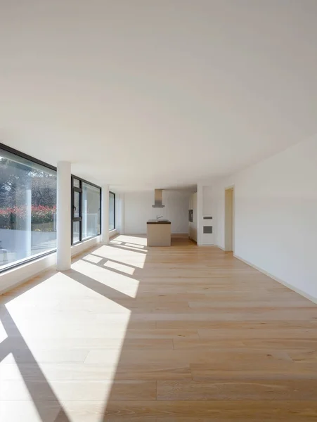 Interior de una casa moderna, solo una habitación vacía — Foto de Stock