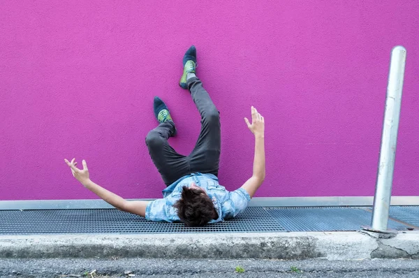 Piedi contro le pareti — Foto Stock