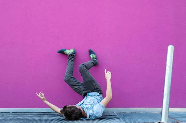 Feet against the walls — Stock Photo, Image