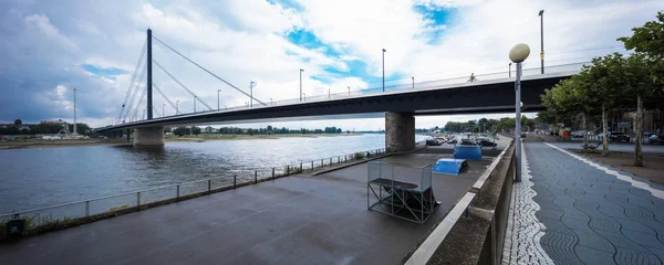 Oberkassler most v Dusseldor — Stock fotografie