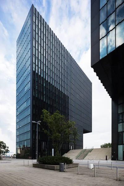 Modern gebouw en trap — Stockfoto