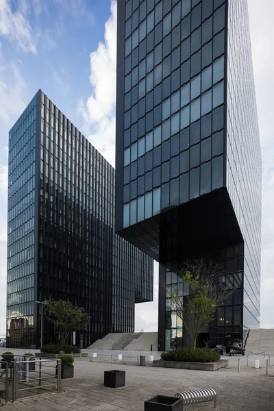 Edificio moderno e scala — Foto Stock