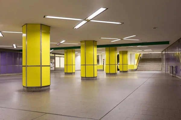 Amarillo Hamburgo metro — Foto de Stock