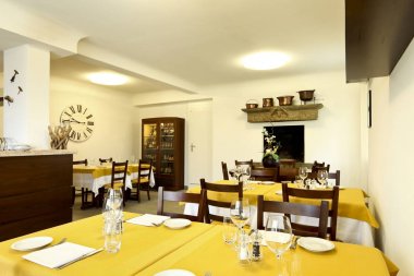 bir restoran iç kimse