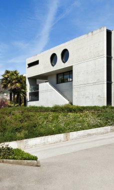 modern evde güzel: Çimento, açık, cephe 