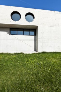 modern evde güzel: Çimento, açık, cephe