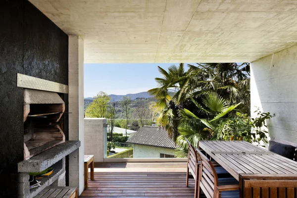 Mooie Moderne Huis Veranda Met Open Haard — Stockfoto