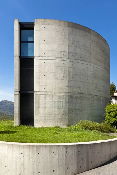 Modern Evde Güzel Çimento Açık Yan Görünüm — Stok fotoğraf