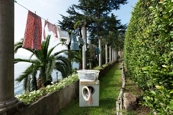 Park Decontestualization Nesnesinin Çamaşır Makinesi — Stok fotoğraf
