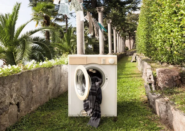 Washing Machine Park Decontestualization Object — Stock Photo, Image