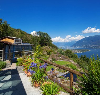 Panoramik manzaralı villa