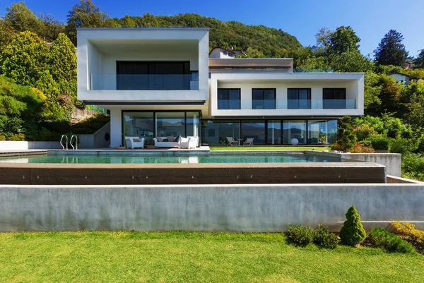 Luxury Villa with Pool — Stock Photo, Image