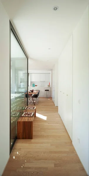 Intérieur de l'appartement moderne meublé — Photo