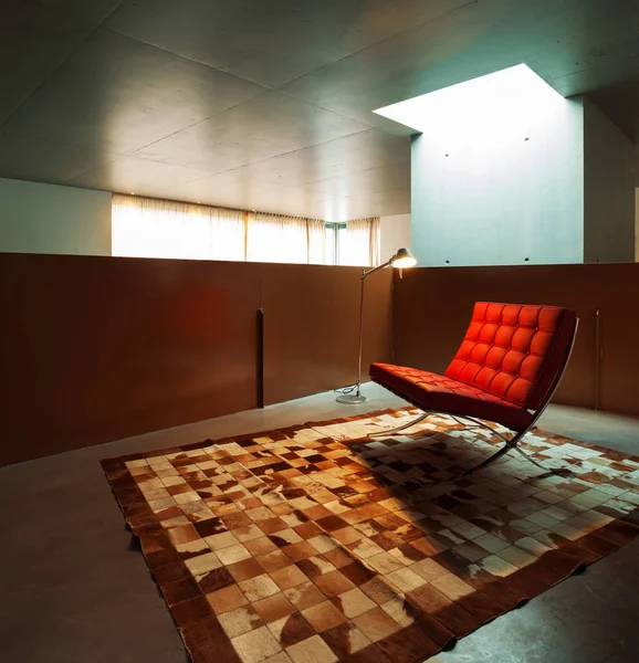 Sala d'attesa con poltrona rossa — Foto Stock