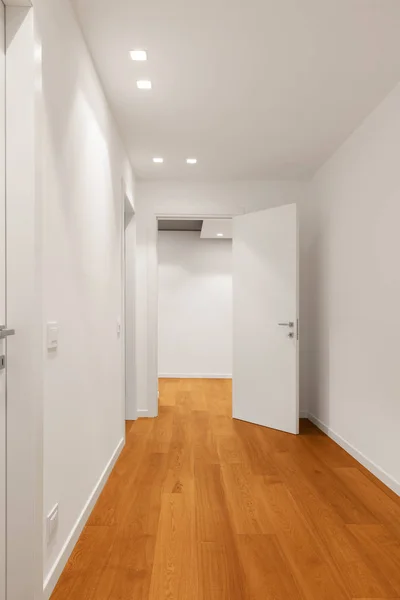 Intérieur de l'appartement moderne, couloir — Photo