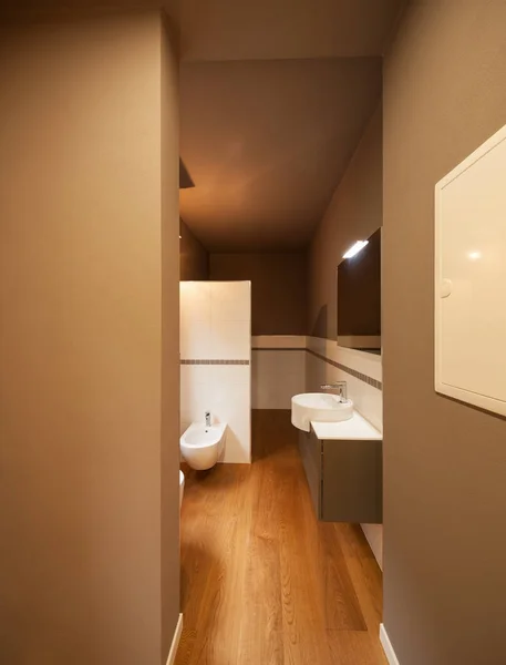 Wnętrze nowoczesne mieszkania, łazienka — Zdjęcie stockowe