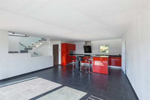 Modern huis interieur lege keuken, eetkamer — Stockfoto