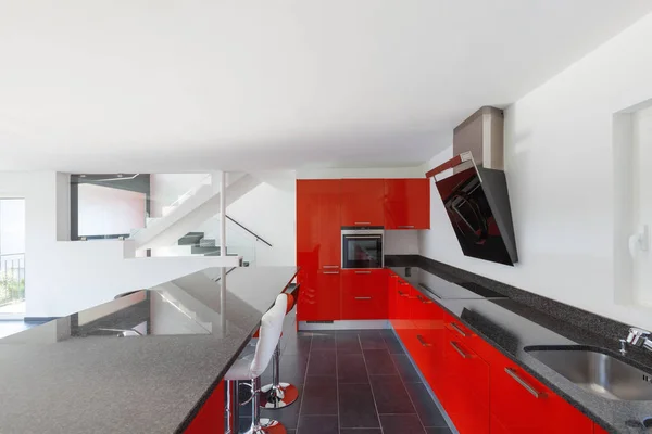 Modern huis interieur lege keuken, eetkamer — Stockfoto