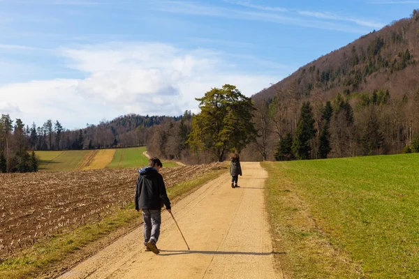 Doğa, tarım peyzaj, sonbahar alanlarında çocuklarda