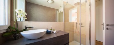 Şık banyo yakın çekim. 